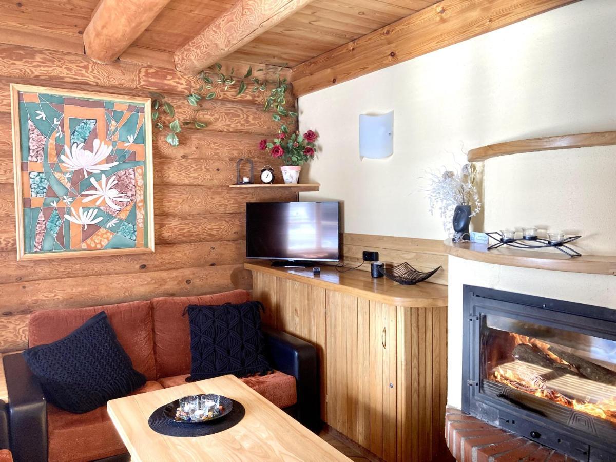 Villa Jaunbrenguli à Raiskums Extérieur photo